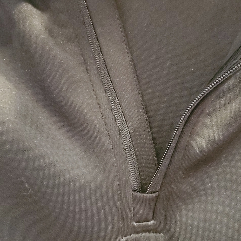 Zusa Black Influencer Quarter Pullover S NWT *flaw zipper - Picture 9 of 9